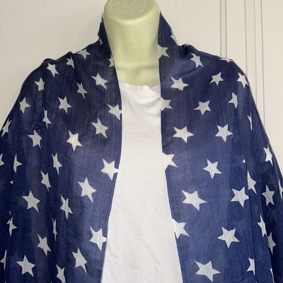 Thin blue shawl/wrap with white stars & fringe hem - Picture 2 of 6